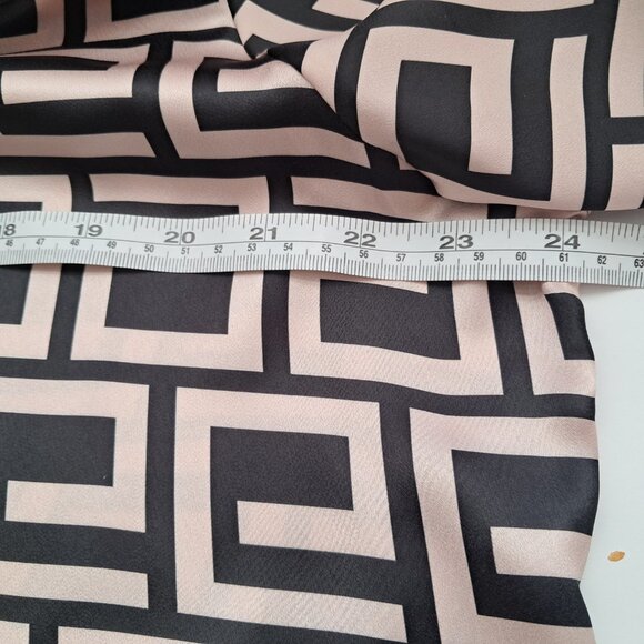 Made with Love NWT Women's Plus Size Geometric print blouse- XXL - Picture 4 of 6